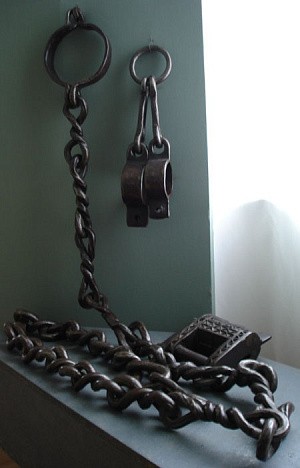 В Новоспасском монастыре  пребывают оковы-цепи  Михаила Никитича Романова