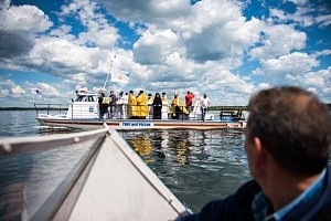 Со Свято-Успенского Горицкого монастыря в Переславле-Залесском  начался крестный ход по водам Плещеева озера