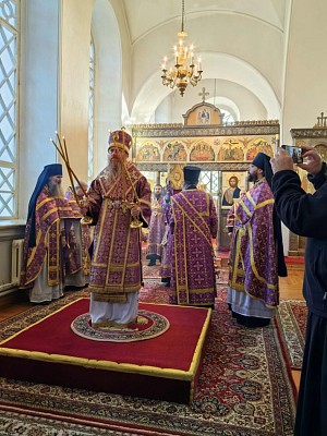 В день памяти священномученика Поликарпа Смирнского епископ Можайский Иосиф возглавил престольный праздник в Шамординской обители