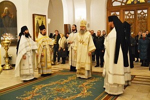 Архиепископ Феогност совершил Литургию в Покровском Хотькове монастыре в праздник Собора Архистратига Михаила и прочих Небесных Сил бесплотных