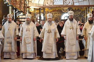 Блаженнейший митрополит Онуфрий совершил праздничную Литургию  в Киево-Печерской лавре и чин Великого освящения вод Днепра