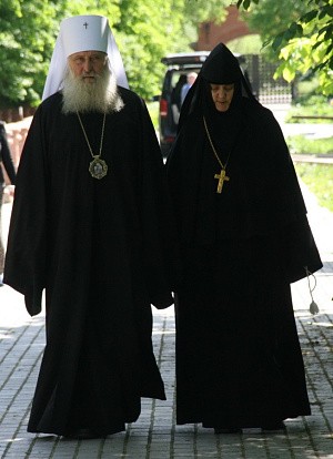 Председатель Синодального отдела по монастырям и монашеству передал игумении Сергии (Щербаковой) Патриаршее поздравление с 10-летием настоятельских трудов в Казанской Амвросиевской ставропигиальной пустыни