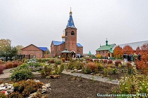 Епископ Салаватский и Кумертауский Николай совершил Литургию в Марфо-Мариинском монастыре с. Ира