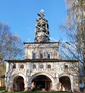 В братском корпусе Михайло-Архангельского монастыря Великого Устюга продолжаются восстановительные работы