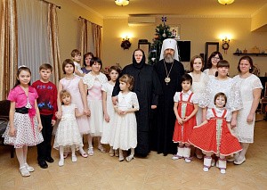 Митрополит Алексий посетил детский праздник в Богородице-Рождественском монастыре г. Тулы