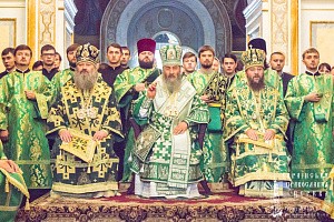 Блаженнейший митрополит Онуфрий совершил Литургию в Киево-Печерской лавре в день Собора преподобных отцов в Дальних пещерах