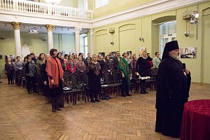 В Александро-Невской лавре  прошла выставка-ярмарка «Александро-Невская лавра как объект паломничества и туризма»