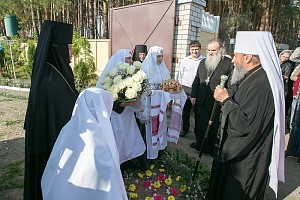 Митрополит Киевский Онуфрий совершил Литургию в монастыре в честь Афонской иконы Божией Матери в урочище Кипячее Житомирской области Украины