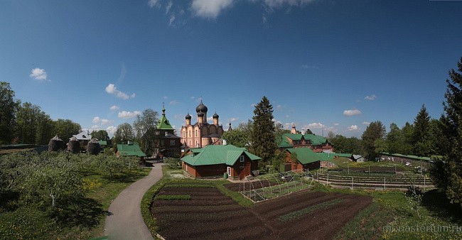 Пюхтицкий Успенский ставропигиальный женский монастырь в Эстонии