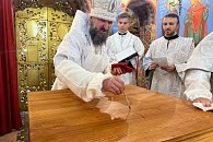 Епископ Друцкий Евсевий освятил престол и возглавил Литургию в храме Святой Живоначальной Троицы Кутеинского монастыря Орши