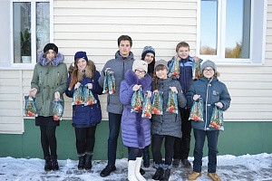 Спасо-Преображенский монастырь г. Рославля провел акцию милосердия «Подари радость на Рождество!»