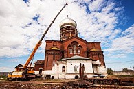 На Иоанно-Предтеченский храм Кунгурского монастыря установлен центральный купол с крестом