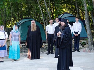 Архиепископ Феофилакт открыл в Успенском Второафонском Бештаугорском монастыре XIV летний форум Пятигорской епархии «Зеленый Афон»