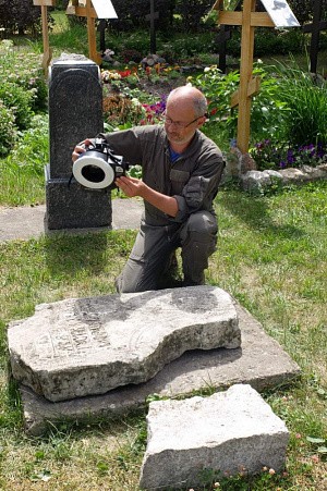 На территории Никитского и Свято-Никольского монастырей г. Переславля-Залесского производились исследования надгробных плит