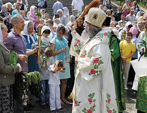 Святогорская Лавра приютила 400 беженцев, 100 из них - дети