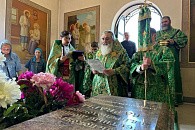 В Введено-Оятском монастыре Тихвинской епархии молитвенно почтили память преподобных Сергия и Варвары Островских 