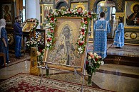 В монастыре в честь Калужской иконы Богоматери г. Калуги молитвенно почтили главную святыню митрополии