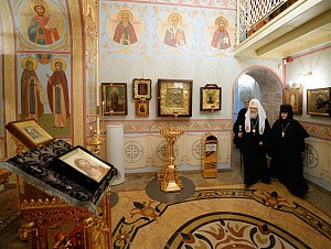 В канун Великой среды Святейший Патриарх Кирилл принял участие в вечернем богослужении в Покровском ставропигиальном монастыре