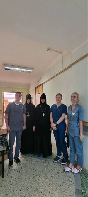 Заместитель председателя СОММ и настоятельница Богородице-Рождественского ставропигиального монастыря посетили Главный клинический военный госпиталь им. Н.Н. Бурденко
