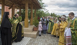 В Троицком Белопесоцком монастыре встретили престольный праздник