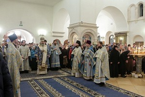 Архиепископ Феогност возглавил престольный праздник в Зачатьевском монастыре в день Зачатия святою праведною Анною Пресвятой Богородицы