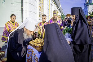 Митрополит Киевский и всея Украины Онуфрий возглавил престольный праздник в Крестовоздвиженском монастыре г. Полтавы