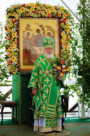 «Воззрением на Троицу препобеждать ненавистную рознь мира»