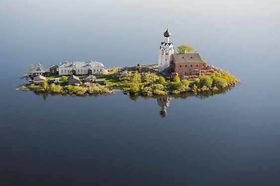 Спасо-Каменный Преображенский мужской монастырь на о. Каменный Спасо-Каменный Преображенский мужской монастырь на о. Каменный