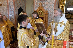 Архиепископ Феогност посетил Оптину пустынь и совершил в ней Литургию