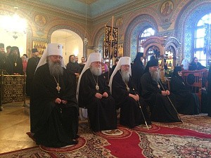 В день памяти свт. Феофана Затворника в Богородице-Рождественском монастыре г. Владимира состоялось архиерейское богослужение