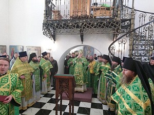 Епископ Вениамин возглавил в Спасо-Преображенском Геннадиевом монастыре Рыбинской епархии престольный праздник в честь небесного покровителя обители