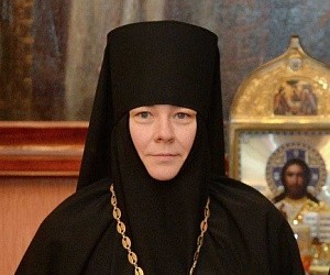 Патриарх Кирилл поздравил настоятельницу Пюхтицкого монастыря игумению Филарету (Калачеву) с 10-летием возведения в сан игумении