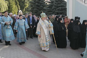 Митрополит Сергий отслужил Литургию в Алексиево-Акатовом монастыре Воронежской митрополии в день его престольного праздника