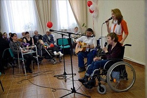 В монастыре на Ганиной Яме прошел Пасхальный фестиваль творчества инвалидов «От сердца к сердцу»