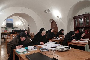 Суббота - учебный день в монастыре