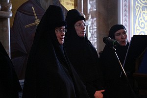 На сайте Ново-Тихвинского монастыря г. Екатеринбурга опубликованы ноты древнерусских песнопений Великого поста 