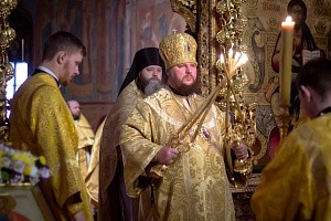 Митрополит Ферапонт отслужил Литургию в Свято-Троицком Ипатьевском монастыре г. Костромы