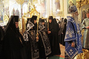 Митрополит Сергий совершил в Корецком монастыре Литургию и постриги в великий ангельский образ