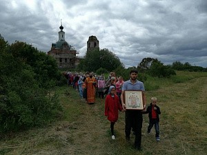 В бывшем Успенском монастыре Пензенской епархии почтили память царственных страстотерпцев