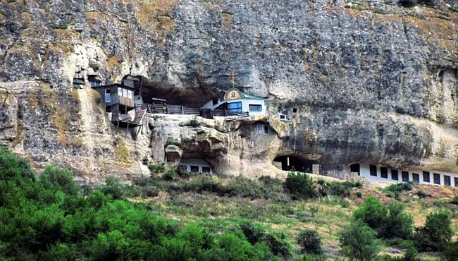  Благовещенский пещерный мужской монастырь на Мангупе  