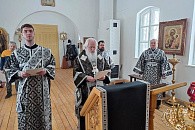 Митрополит Новгородский Лев совершил Литургию Преждеосвященных Даров в Михаило-Клопском монастыре