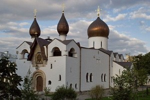 Для насельниц и сотрудников Марфо-Мариинской обители начались лекции по истории Церкви