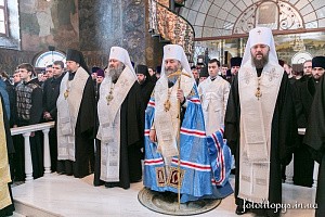 Митрополит Киевский Онуфрий совершил заупокойную литию в память о всех погибших на Майдане Независимости