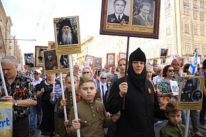 Насельницы Кресто-Воздвиженского Иерусалимского монастыря приняли участие в шествии Бессмертного полка