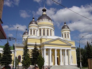 Епископ Вениамин встретил ковчег с десницей вмч. Георгия Победоносца  в г. Рыбинске Ярославской митрополии