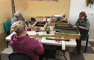 В Марфо-Мариинской обители милосердия продолжаются работы по изготовлению маскировочных сетей и госпитальных полотенец для бойцов