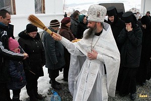 В скитах Святогорской лавры состоялось празднование Крещения Господня