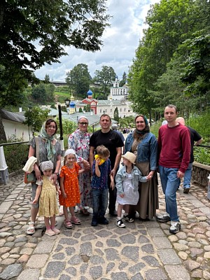 В Паломническом центре Псково-Печерского монастыря прошла летняя смена семейного лагеря для воспитанников Центра лечебной педагогики