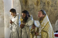 Митрополит Тихон отслужил Литургию в Спасо-Преображенском Мирожском монастыре