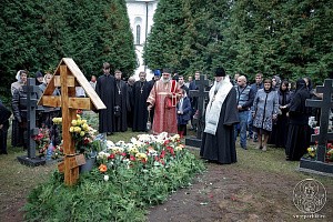 Митрополит Лев совершил Литургию и отпевание монахини в Варлаамо-Хутынском монастыре